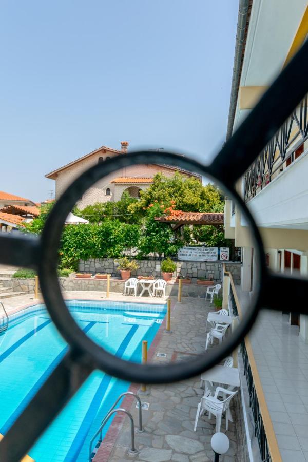 Hotel Sarikas Polikhronon Exteriör bild