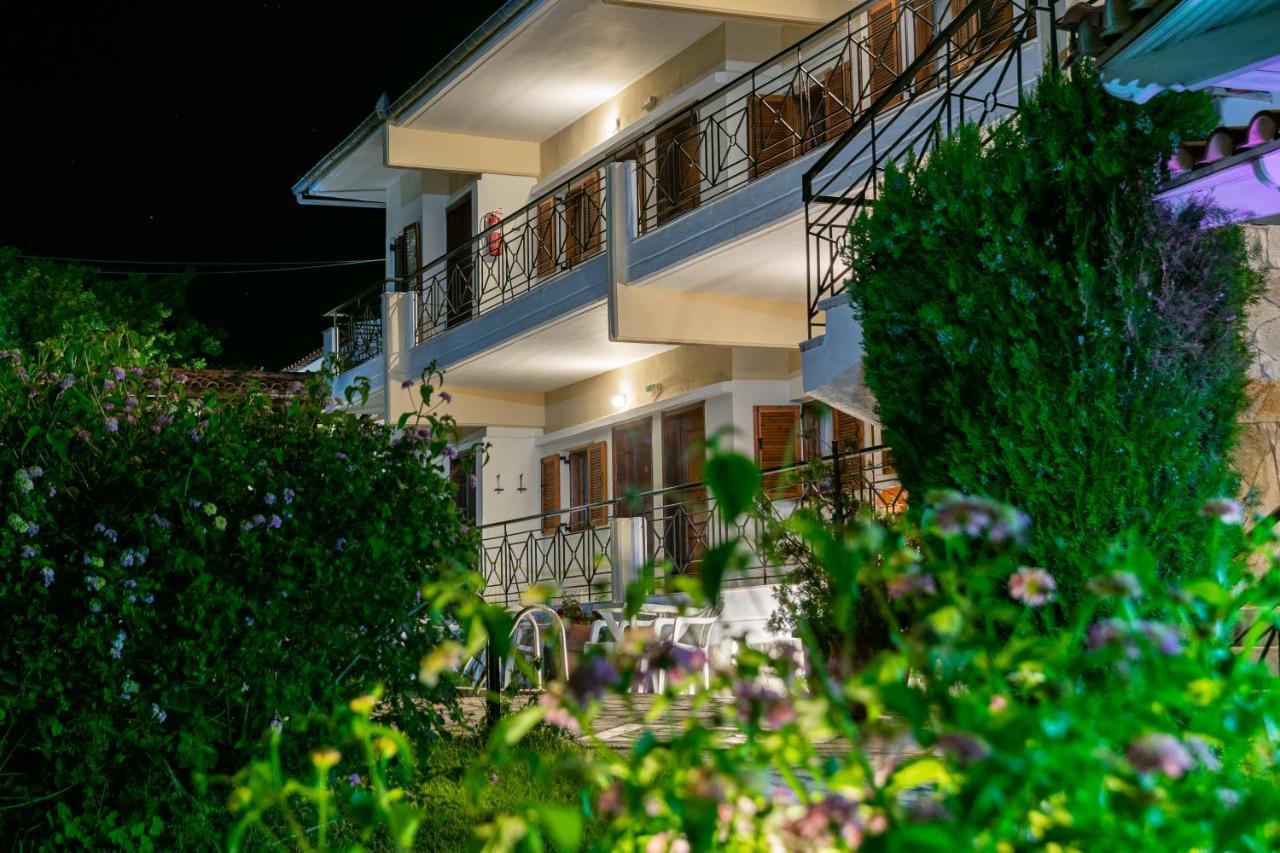 Hotel Sarikas Polikhronon Exteriör bild