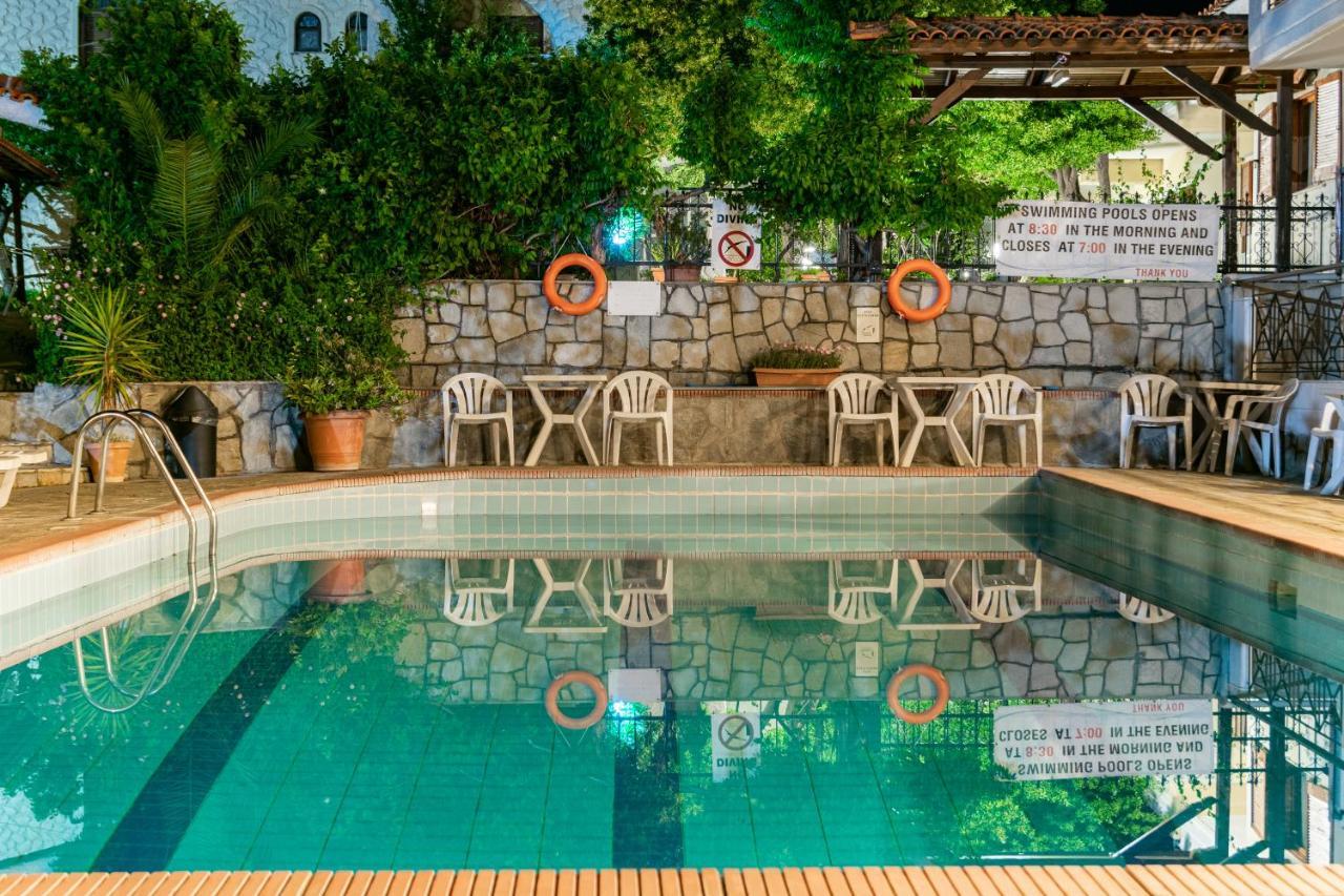 Hotel Sarikas Polikhronon Exteriör bild
