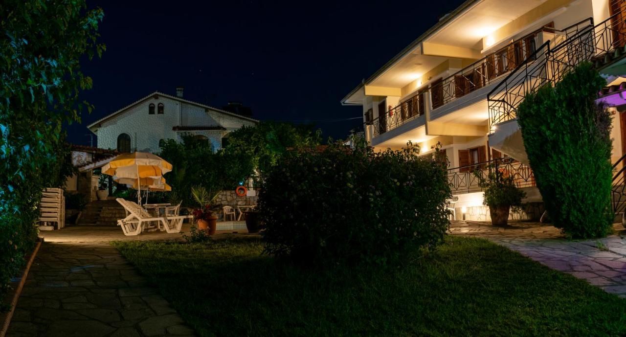 Hotel Sarikas Polikhronon Exteriör bild